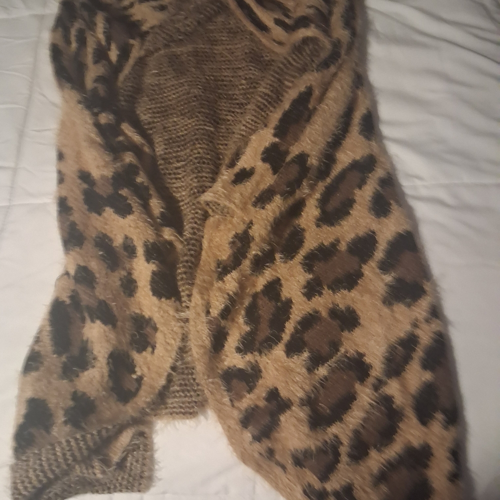 Chic Leopard Print Cardigan